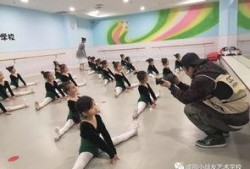 独家爆料艺术学校极品舞蹈生